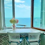 вид на море, жк Avinion Apartament Odessa
