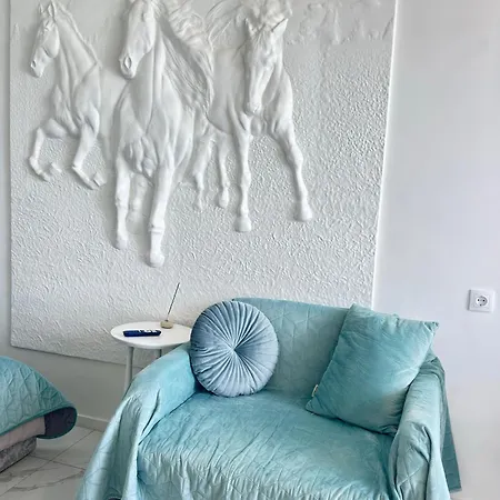 вид на море, жк Avinion Apartment *