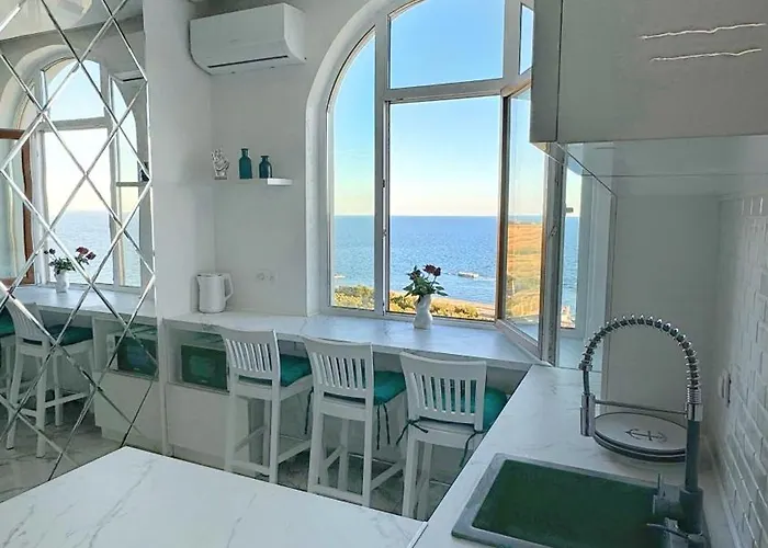 вид на море, жк Avinion