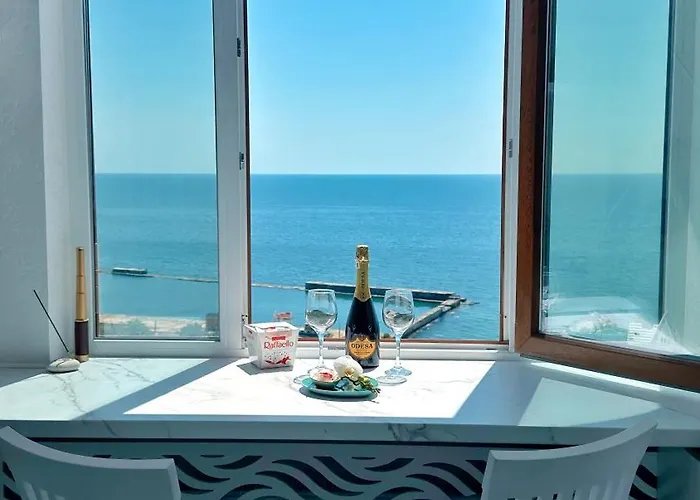 вид на море, жк Avinion Appartement *