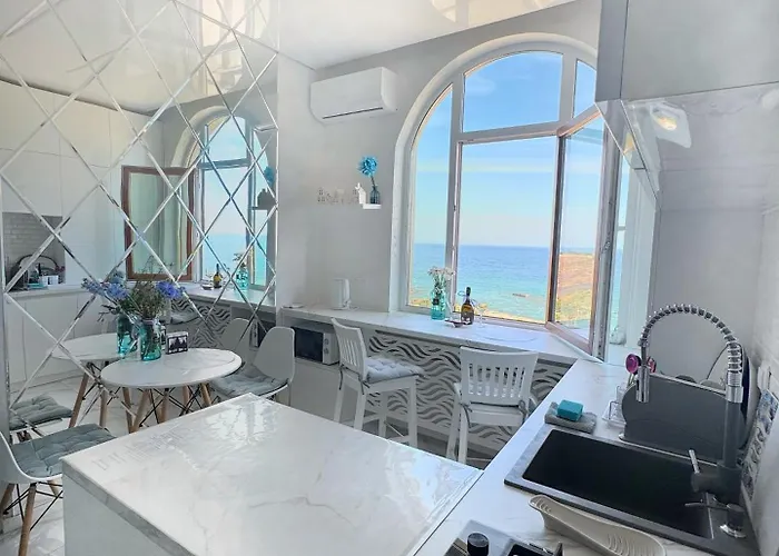 вид на море, жк Avinion Apartment