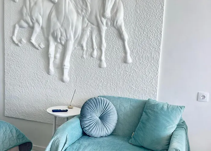 вид на море, жк Avinion Apartment *