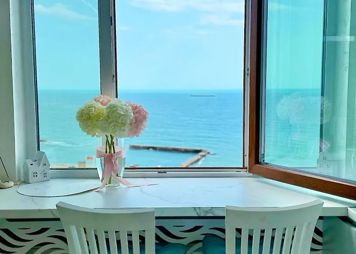 вид на море, жк Avinion Apartment Odesa